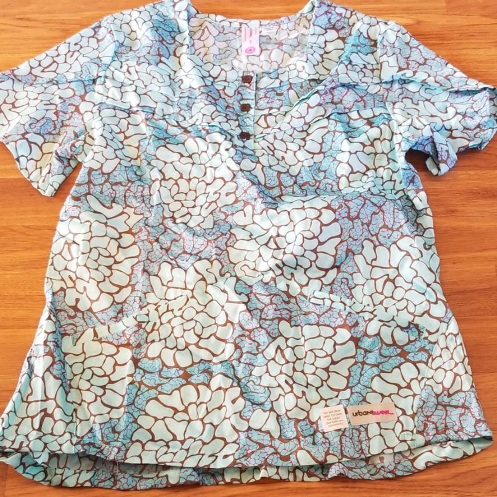 Urban Sweet Scrub Top Size Small